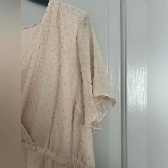 Torrid Pink Lily Ivory Swiss Dot Surplice Babydoll V Neck size 3 feminine boho - Picture 9 of 15